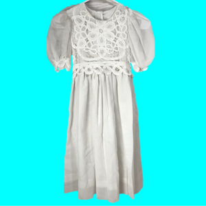 Beautiful vintage little girl white dress for special occasions size 8